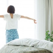 眠りが浅いのは骨盤の歪みが原因？